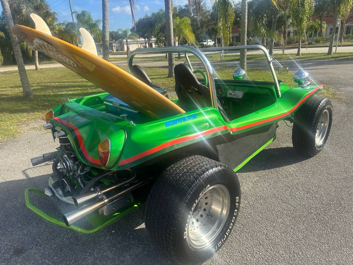 Volkswagen-beetle-1965-green-5