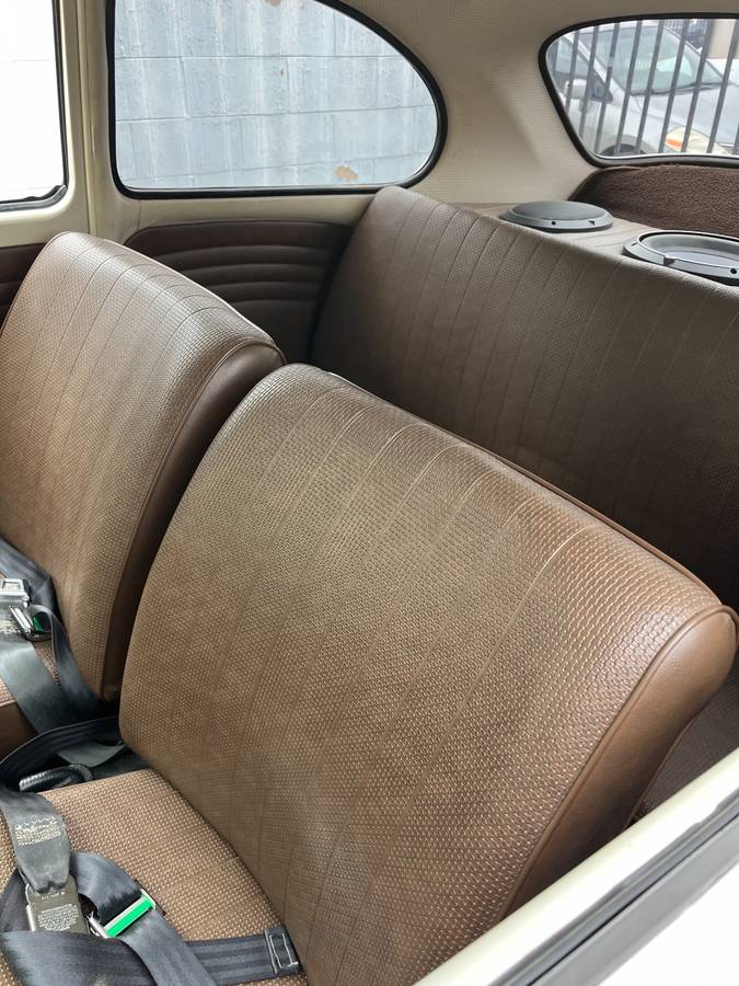 Volkswagen-beetle-1966-2