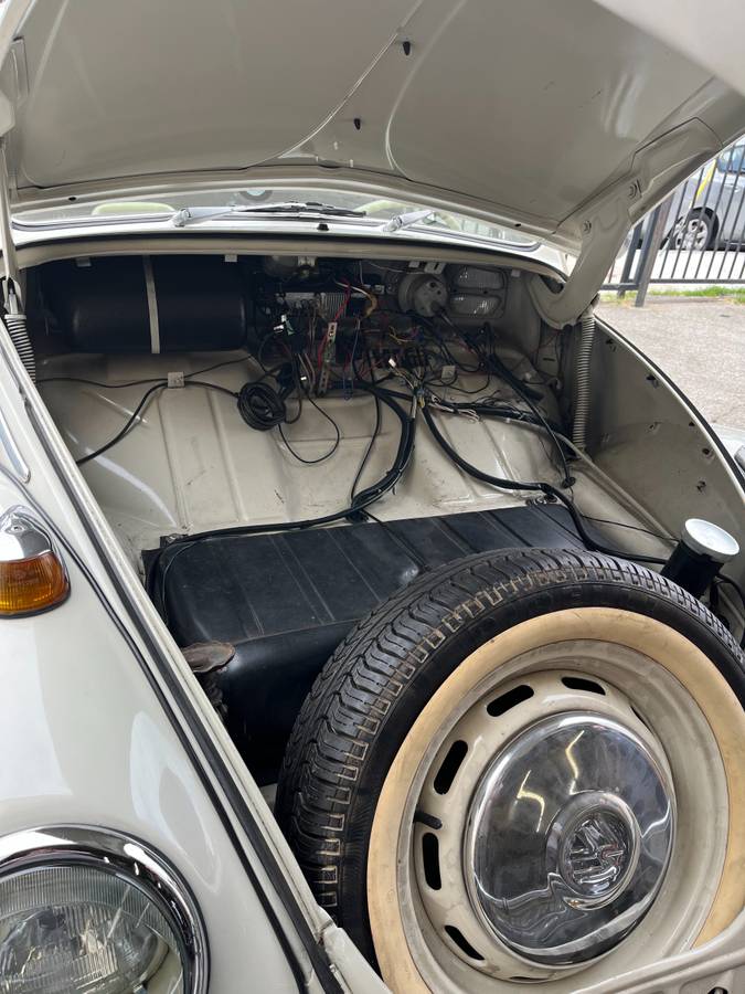 Volkswagen-beetle-1966-8