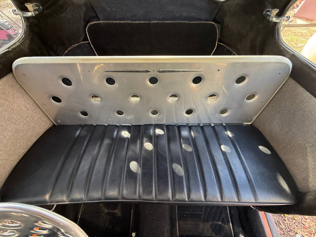 Volkswagen-beetle-1966-orange-4