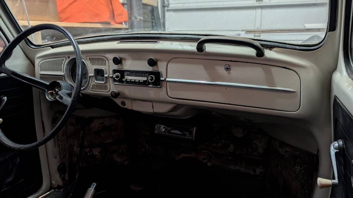 Volkswagen-beetle-1967-white-2