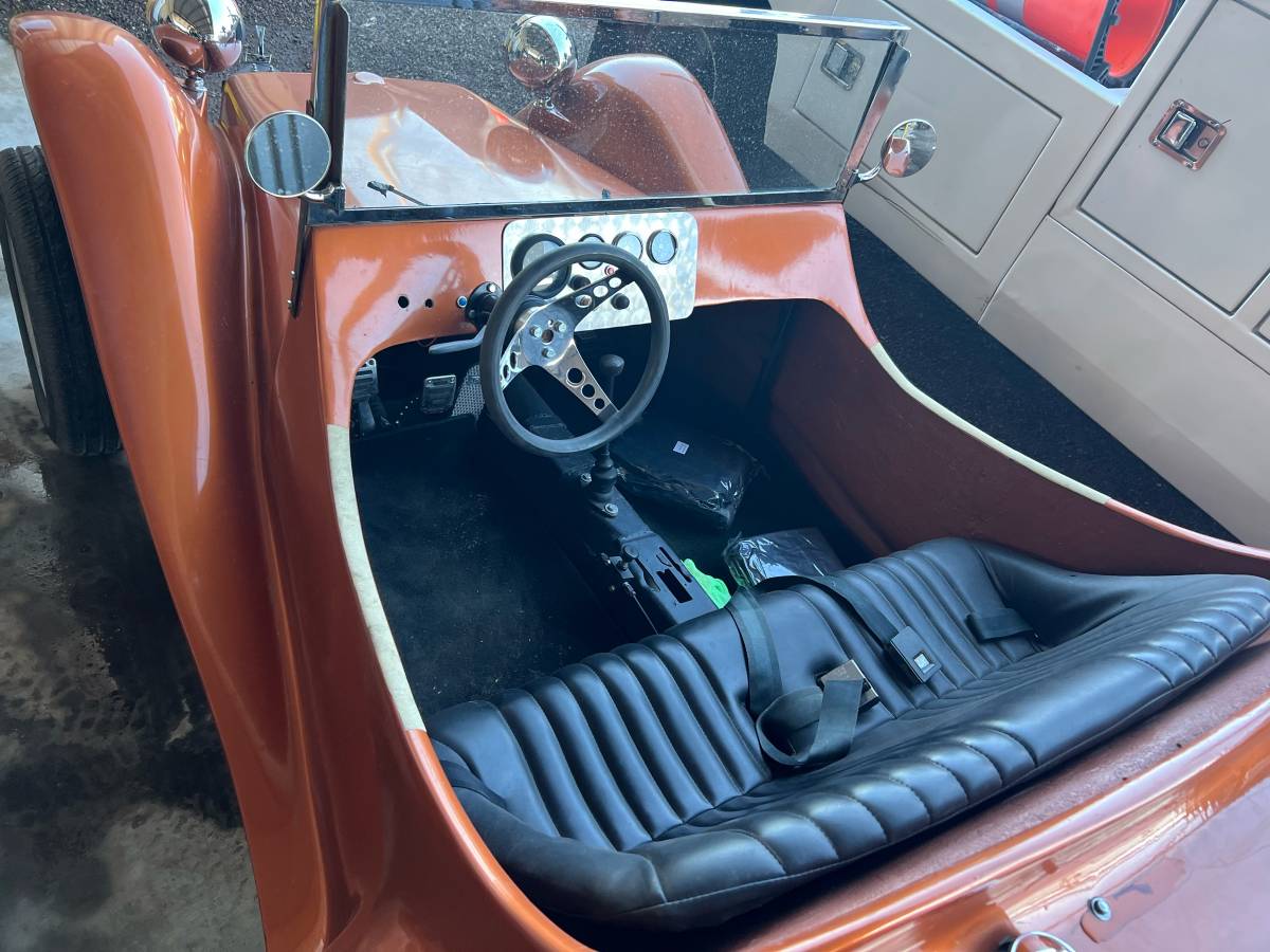 Volkswagen-beetle-1971-brown-2