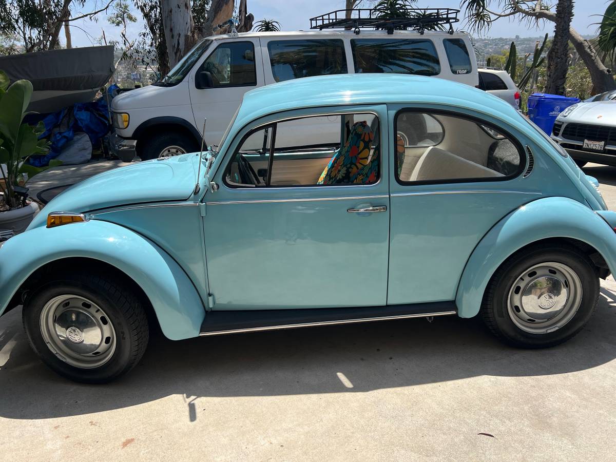 Volkswagen-beetle-1972-blue-11