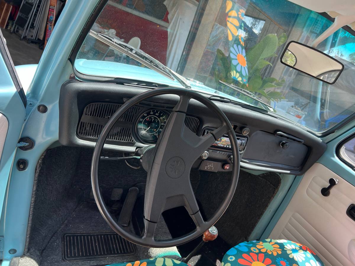 Volkswagen-beetle-1972-blue-2