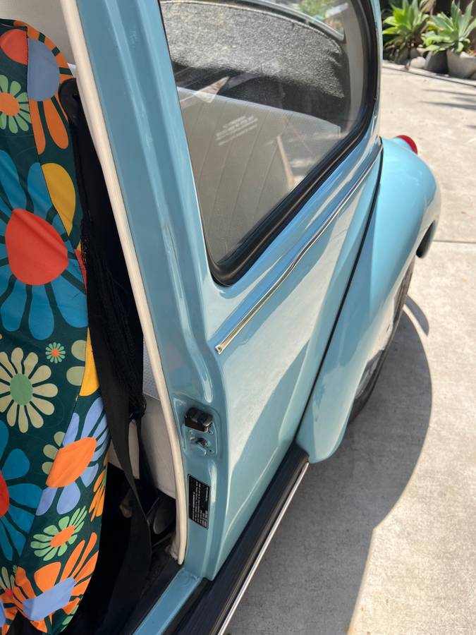 Volkswagen-beetle-1972-blue-4