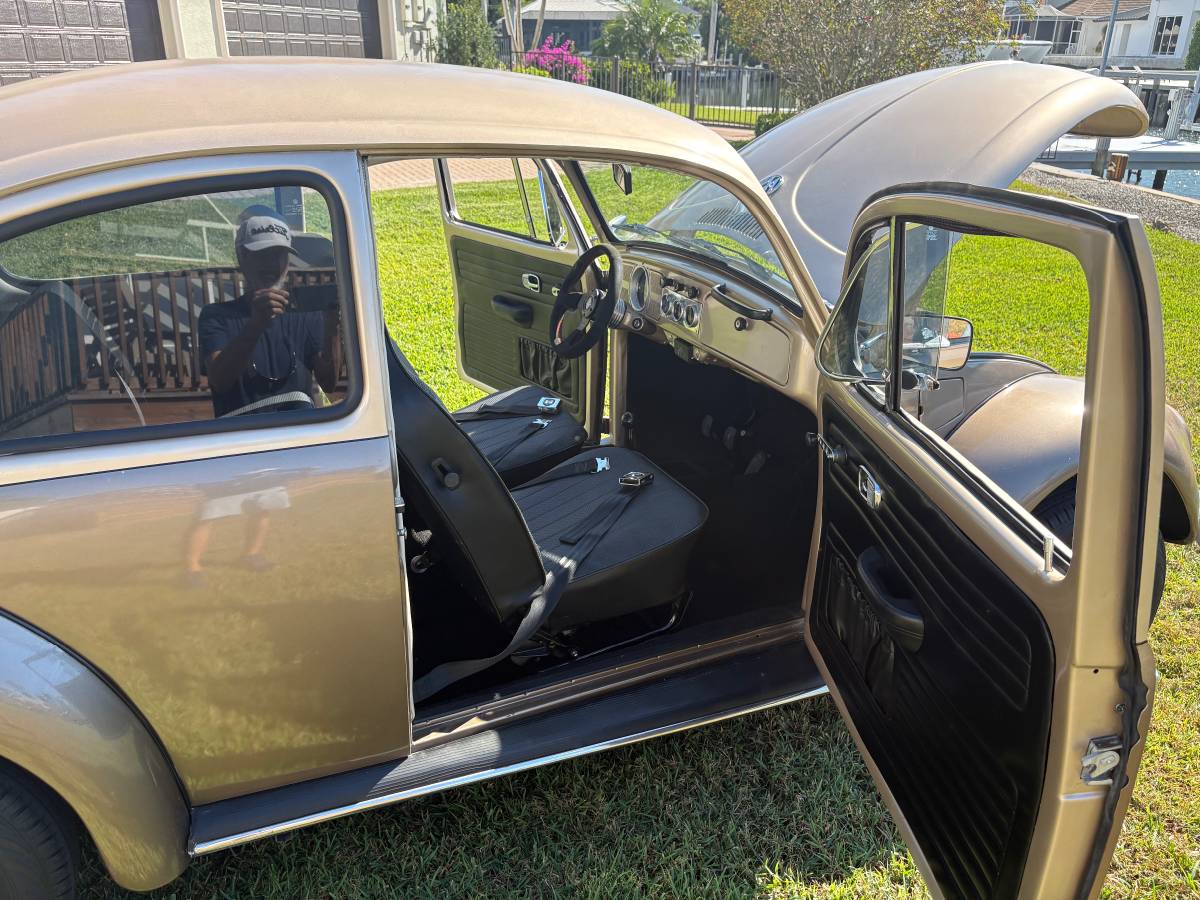 Volkswagen-beetle-1972-brown-10