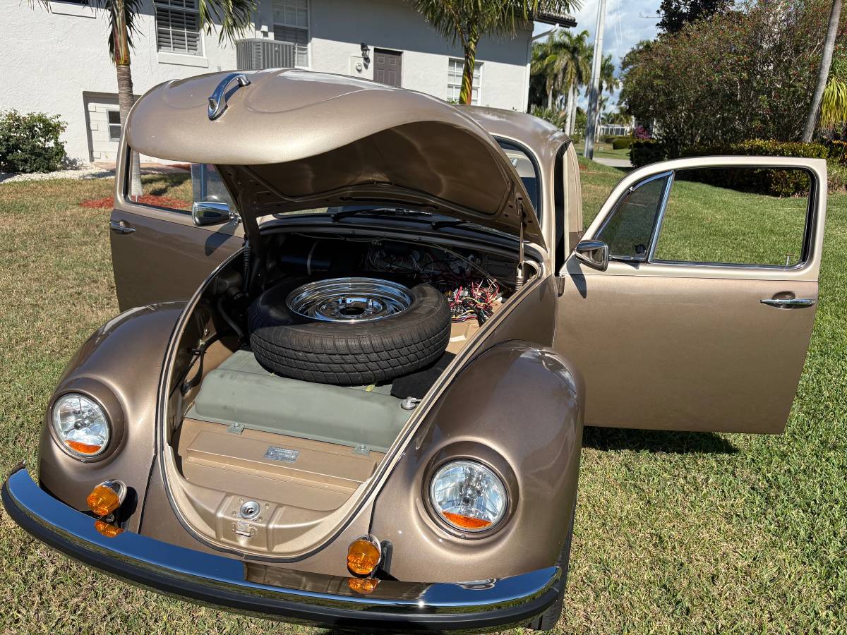 Volkswagen-beetle-1972-brown-6