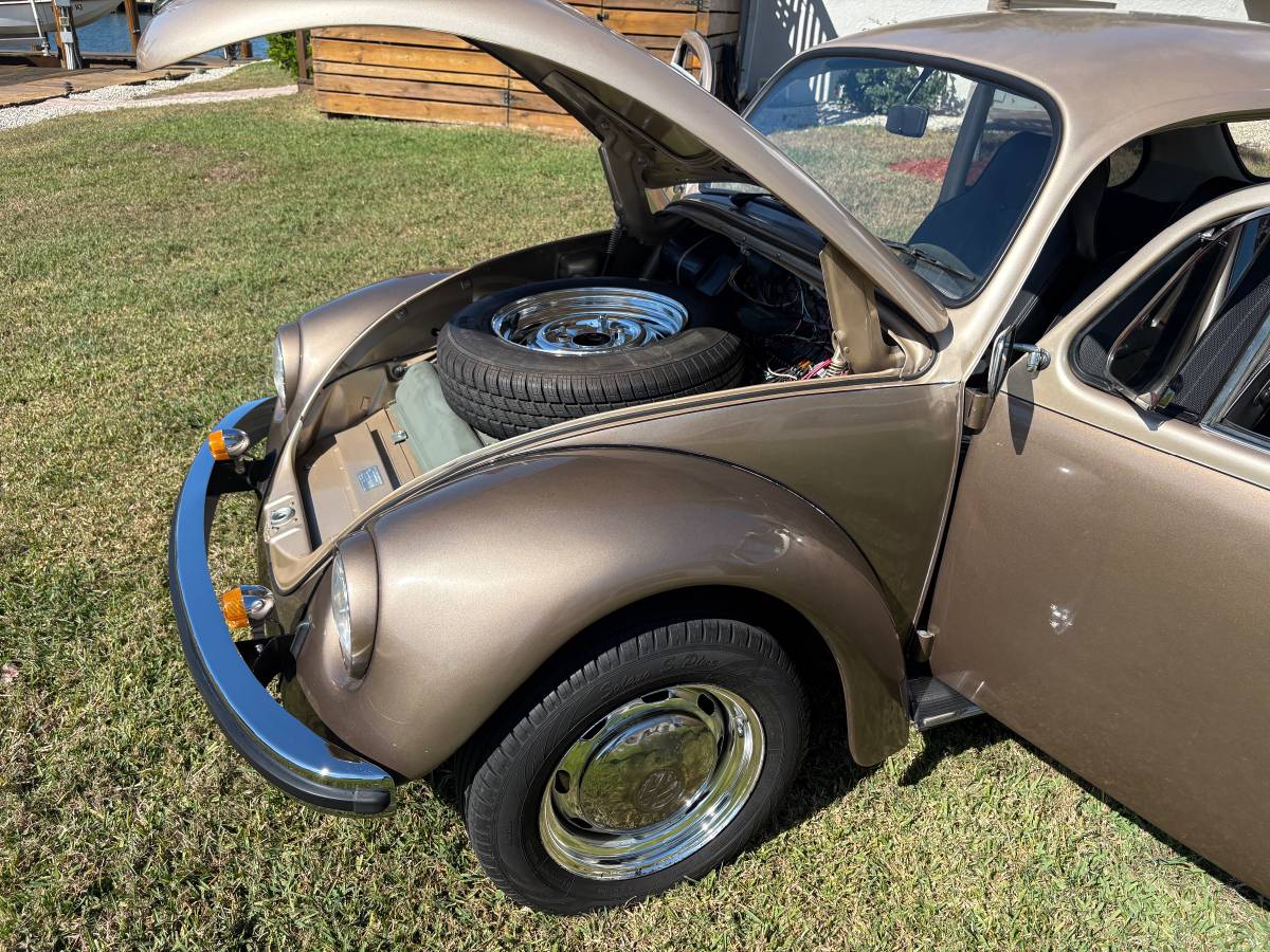 Volkswagen-beetle-1972-brown-7