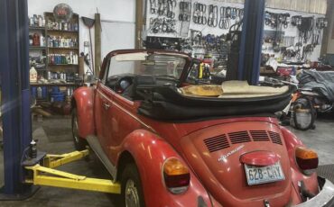 Volkswagen-beetle-1975-red