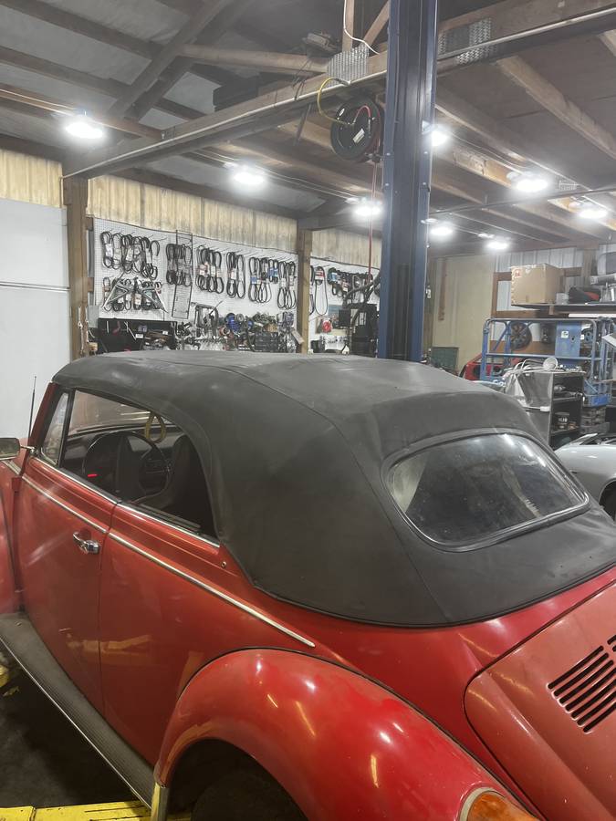 Volkswagen-beetle-1975-red-4