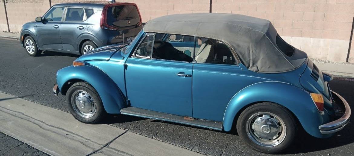 Volkswagen-beetle-convertible-1973-blue-1