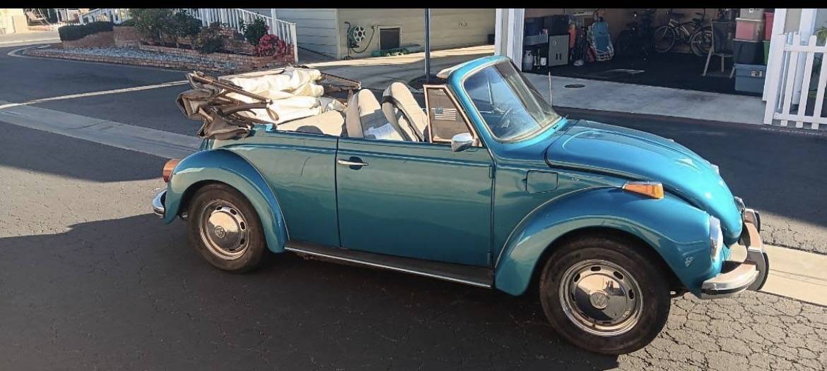 Volkswagen-beetle-convertible-1973-blue-2
