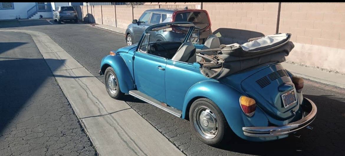 Volkswagen-beetle-convertible-1973-blue-3