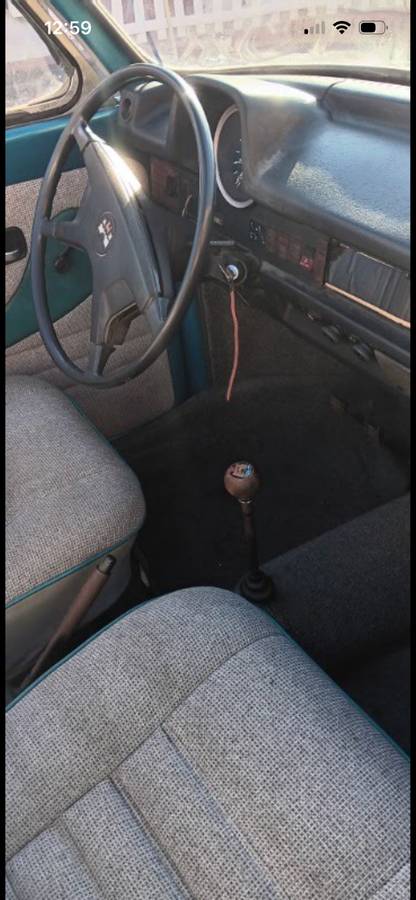 Volkswagen-beetle-convertible-1973-blue-4