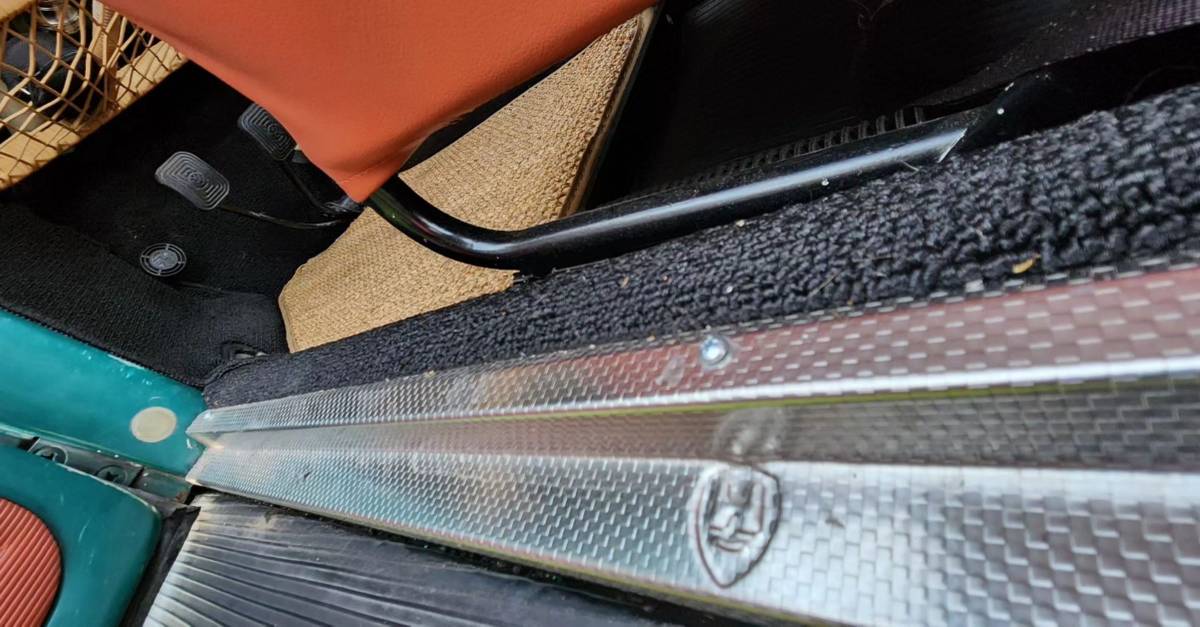 Volkswagen-bug-1965-green-14