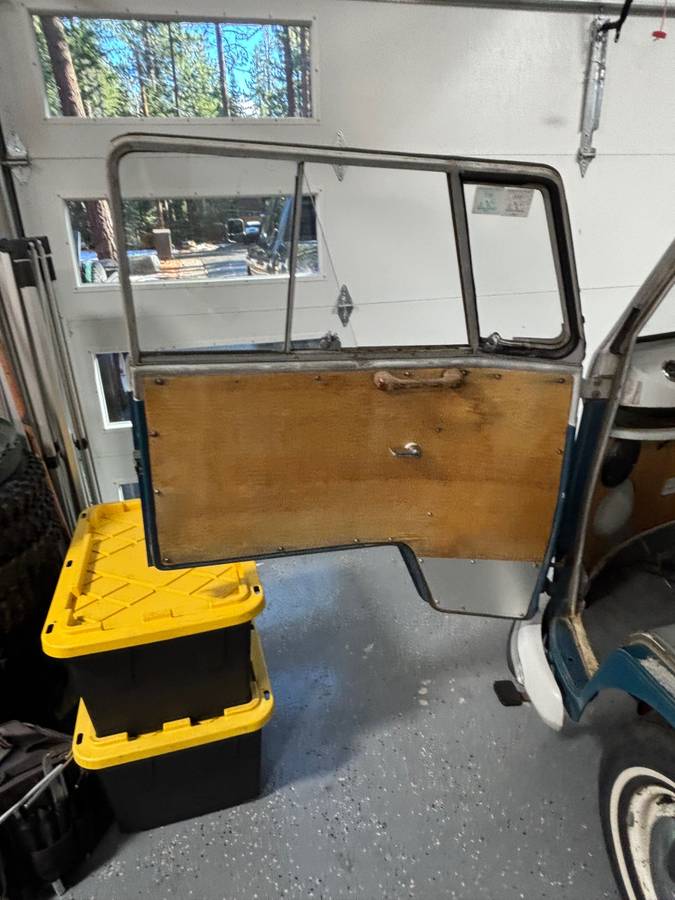 Volkswagen-bus-1967-blue-10