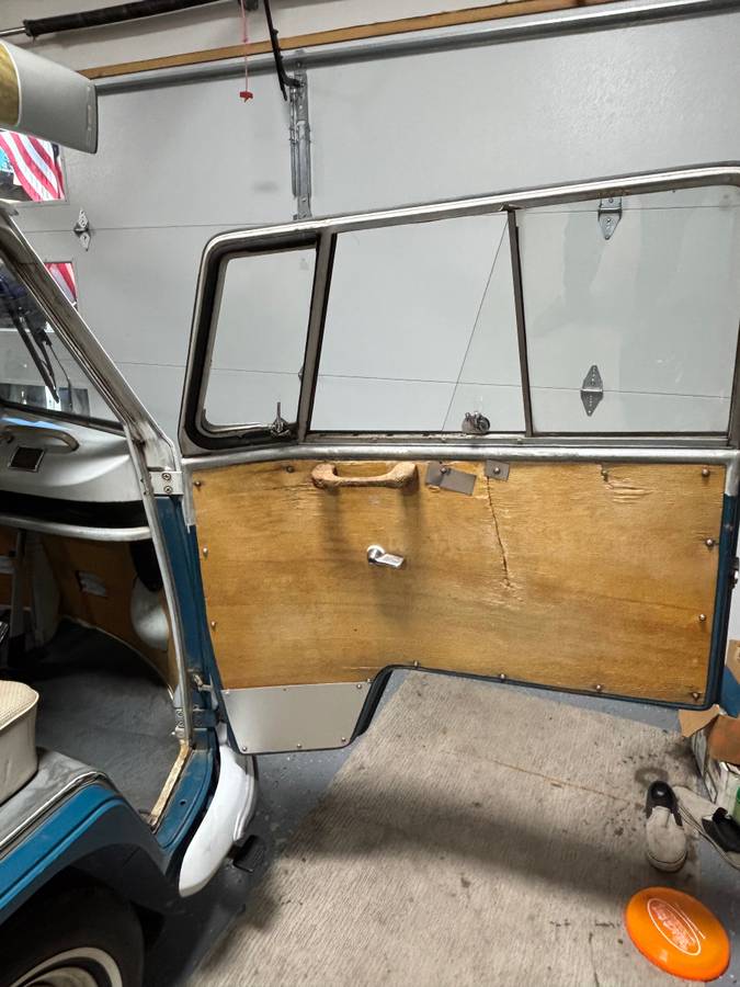 Volkswagen-bus-1967-blue-13