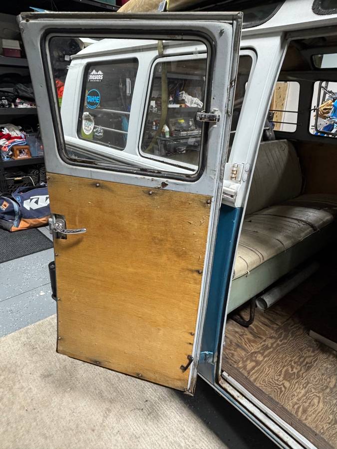 Volkswagen-bus-1967-blue-18