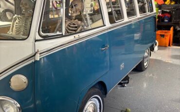 Volkswagen-bus-1967-blue-2