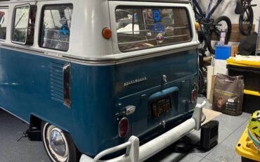 Volkswagen-bus-1967-blue-6