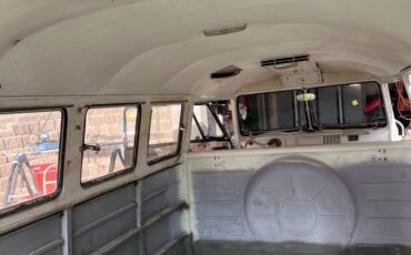 Volkswagen-bus-1967-white-12