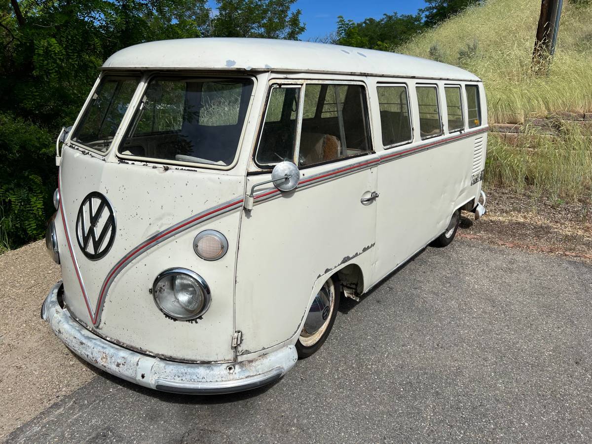 Volkswagen-bus-1967-white-14