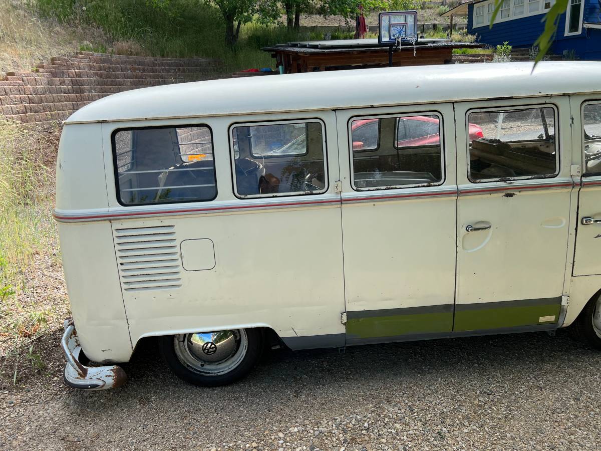 Volkswagen-bus-1967-white-2