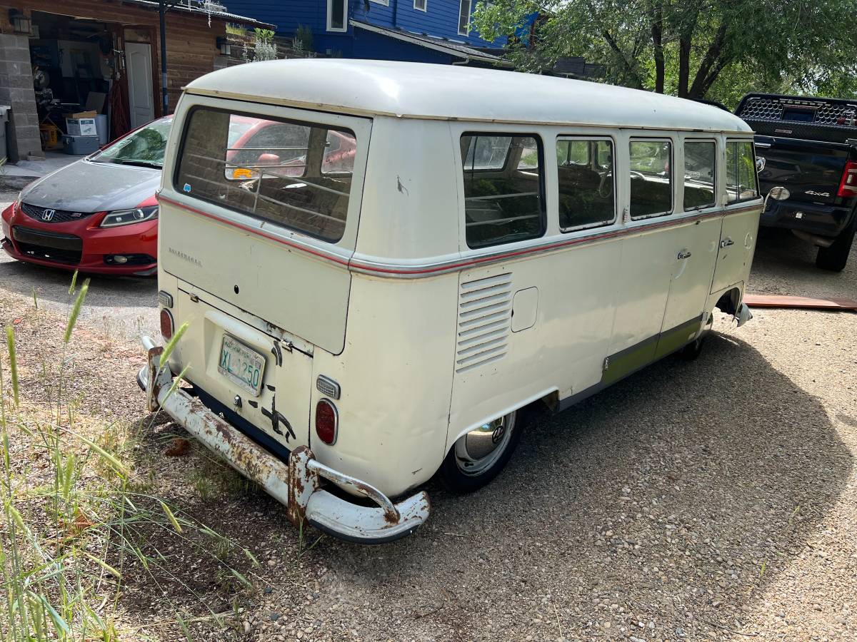 Volkswagen-bus-1967-white-3