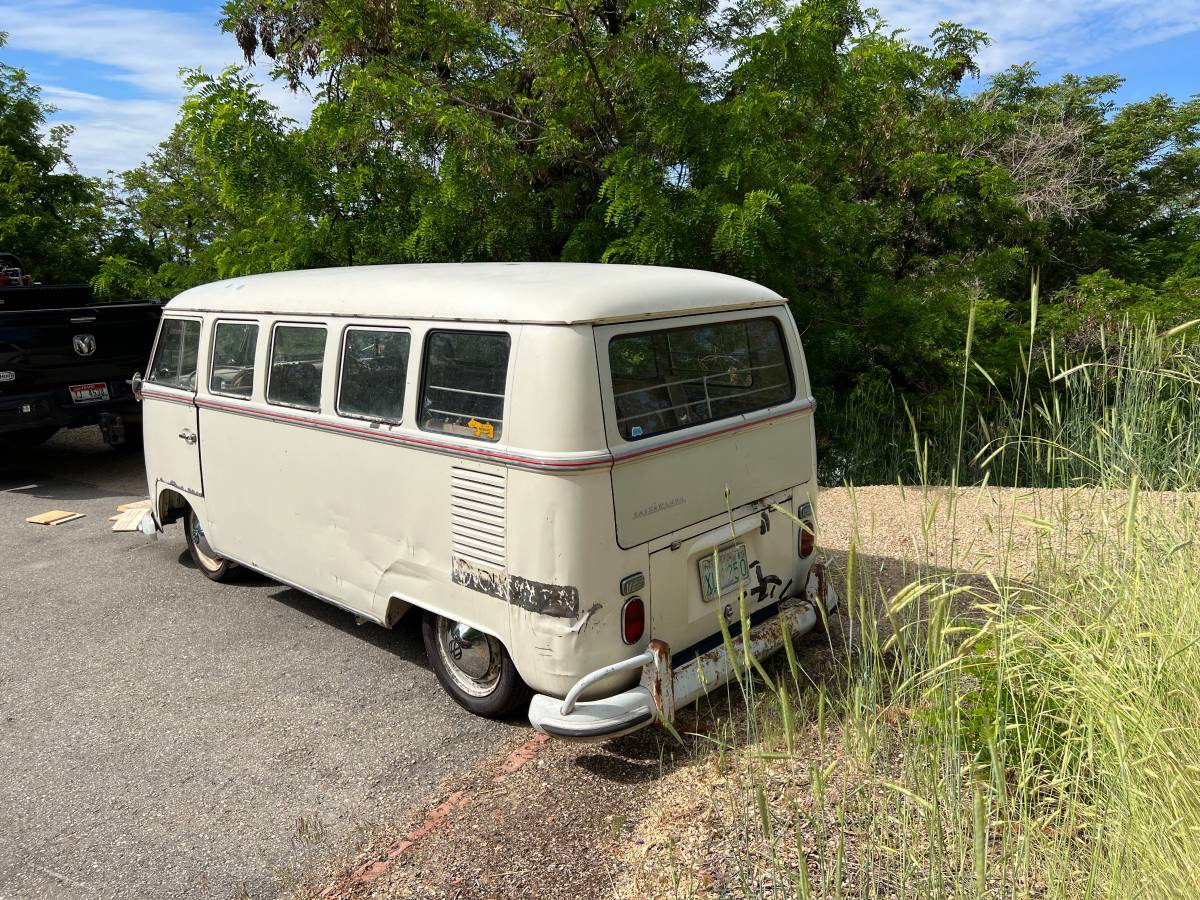 Volkswagen-bus-1967-white-4