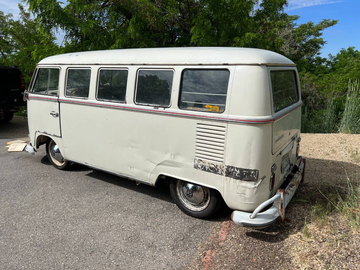 Volkswagen-bus-1967-white-5
