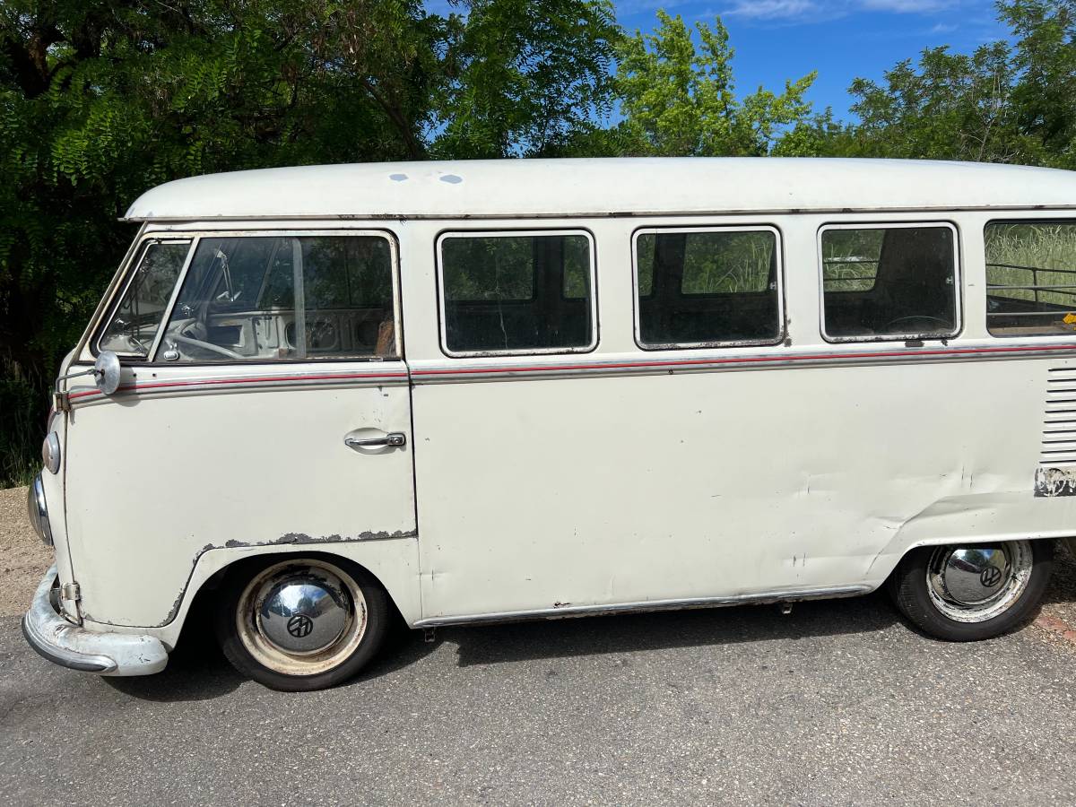 Volkswagen-bus-1967-white-7