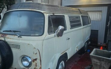 Volkswagen-bus-1970-white