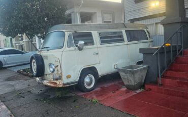 Volkswagen-bus-1970-white-4