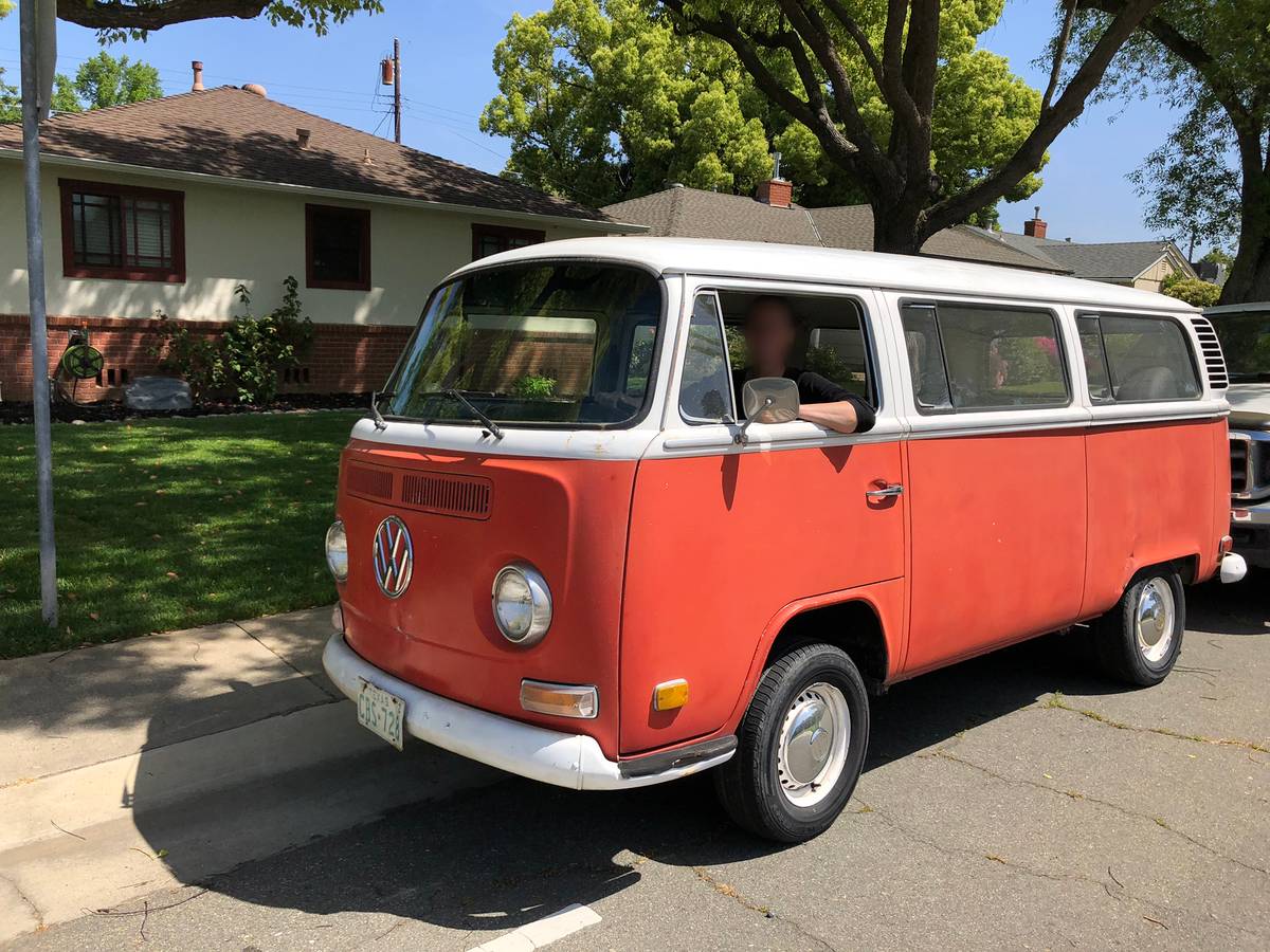 Volkswagen-bus-1972-red-1