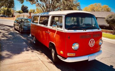 Volkswagen-bus-1972-red-2