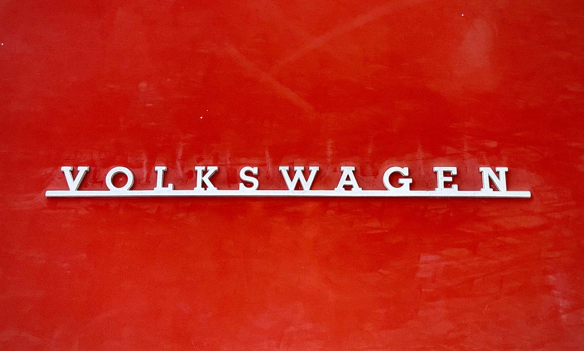 Volkswagen-bus-1972-red-3