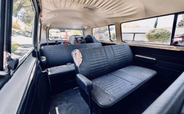 Volkswagen-bus-1972-red-4