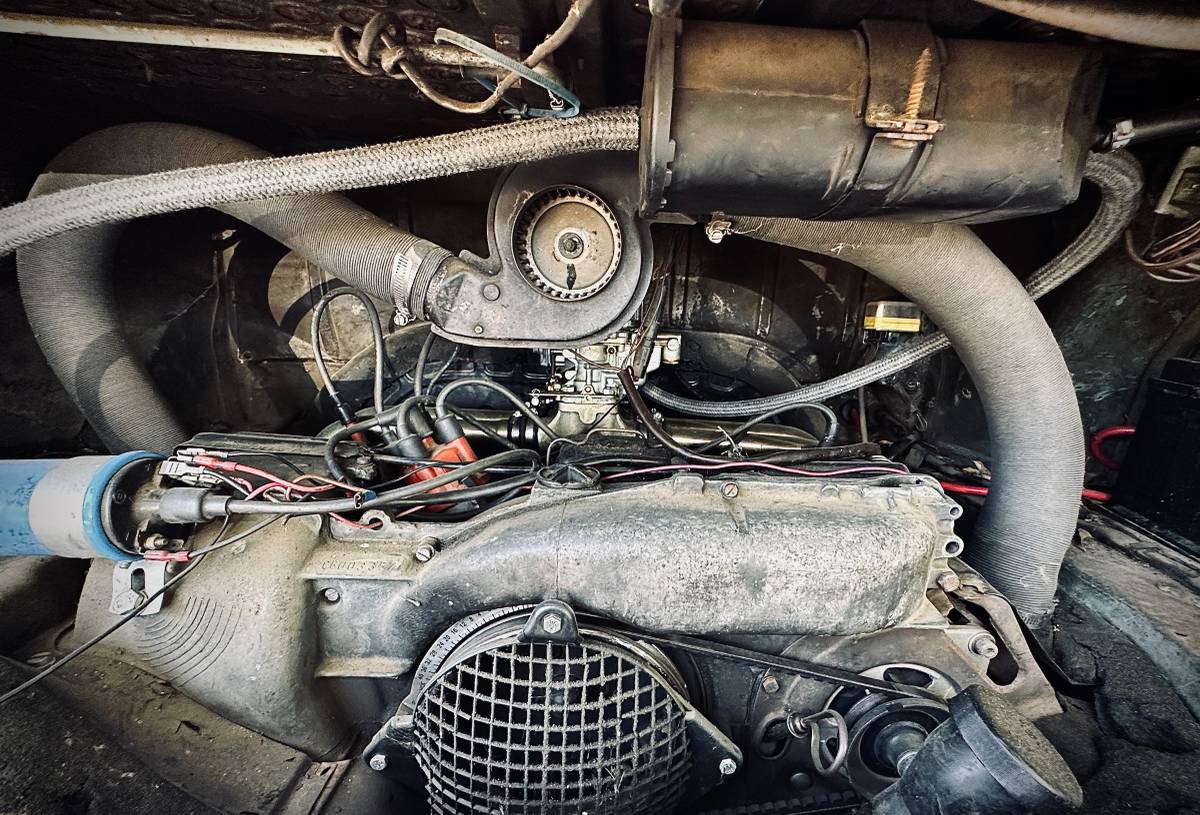 Volkswagen-bus-1972-red-5