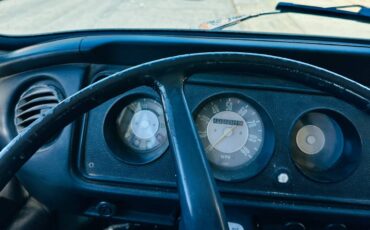 Volkswagen-bus-1972-red-8