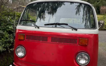 Volkswagen-bus-1973-red-4