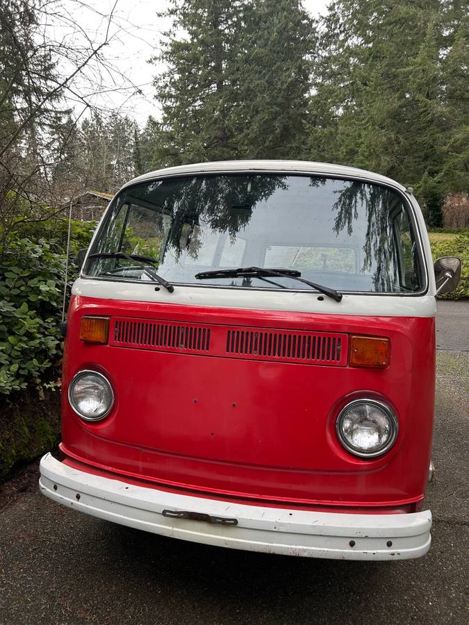 Volkswagen-bus-1973-red-4