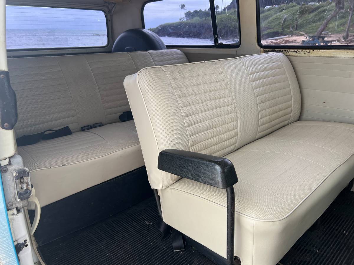 Volkswagen-bus-1976-blue-10