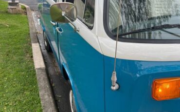 Volkswagen-bus-1976-blue-13