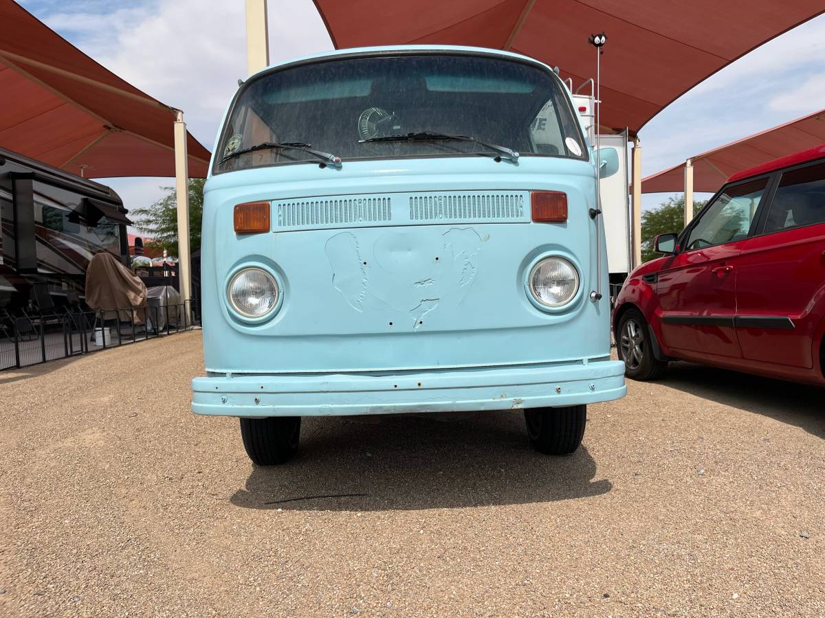Volkswagen-bus-1976-blue-2