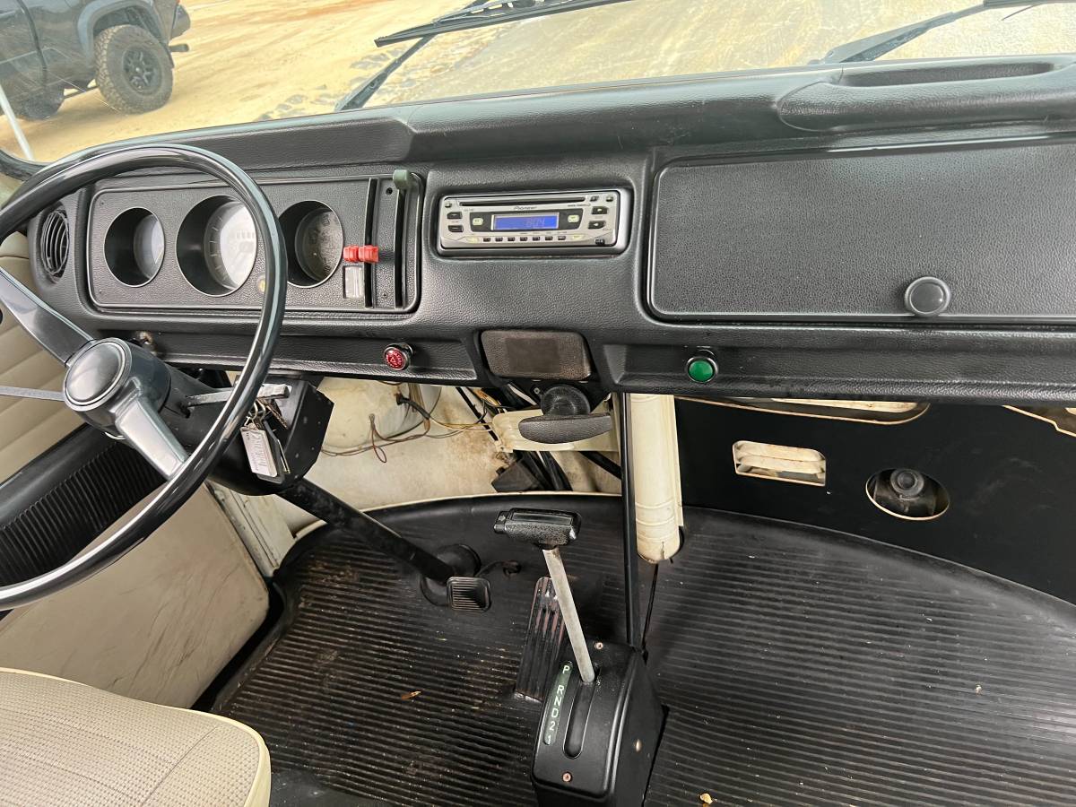 Volkswagen-bus-1976-blue-5