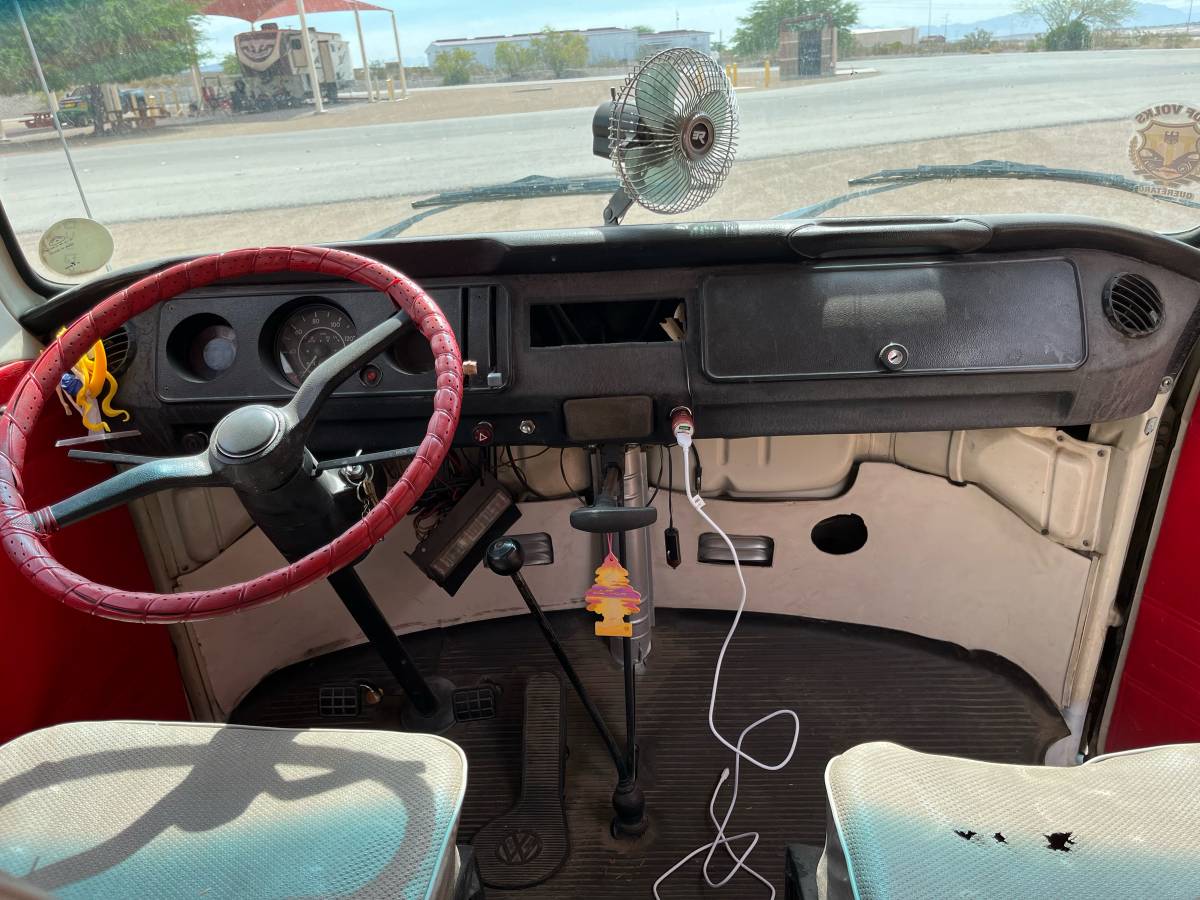 Volkswagen-bus-1976-blue-6