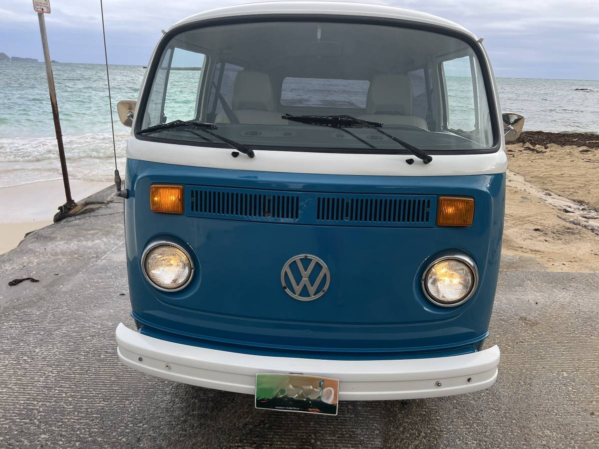 Volkswagen-bus-1976-blue-7