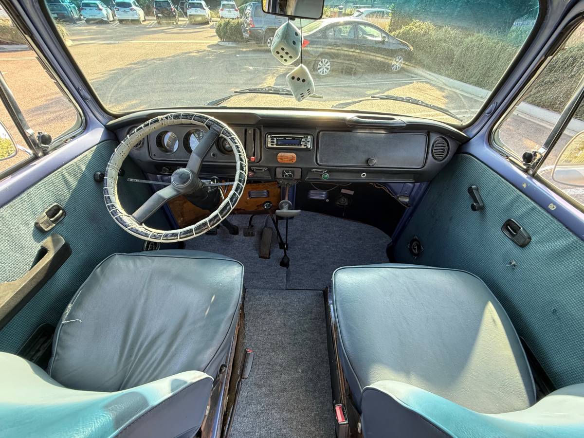 Volkswagen-bus-westfalia-1979-purple-13