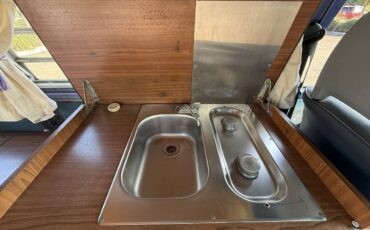 Volkswagen-bus-westfalia-1979-purple-4