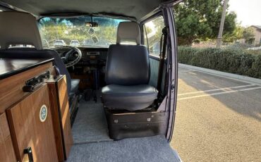 Volkswagen-bus-westfalia-1979-purple-5